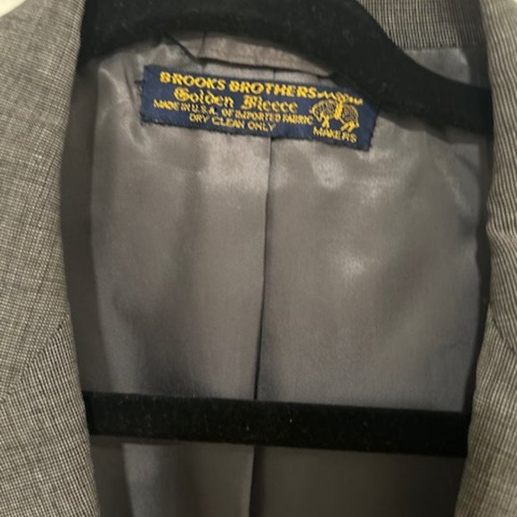 BROOKS BROTHERS DOUBLE BREAST BLAZER 18" X 31 ". JACKET - Picture 2 of 2